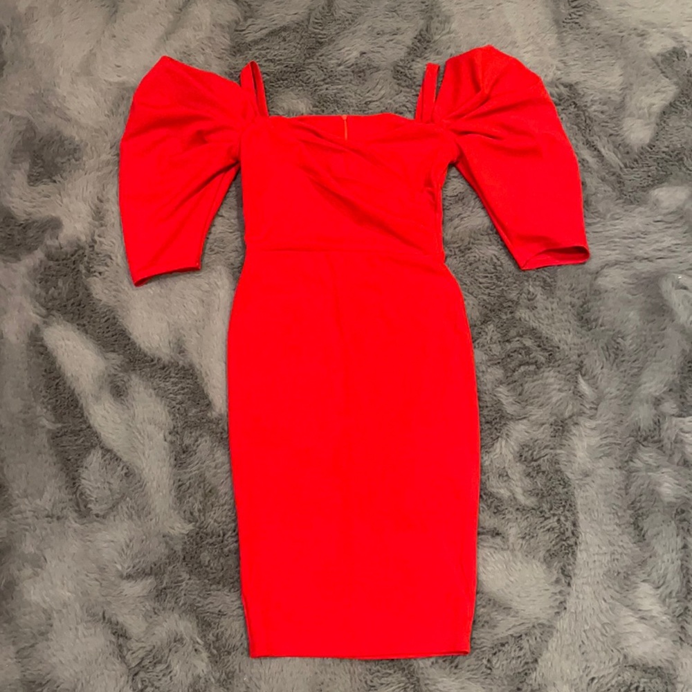 Ravishing Red Fitted Dress! 🌹💋💃🏻